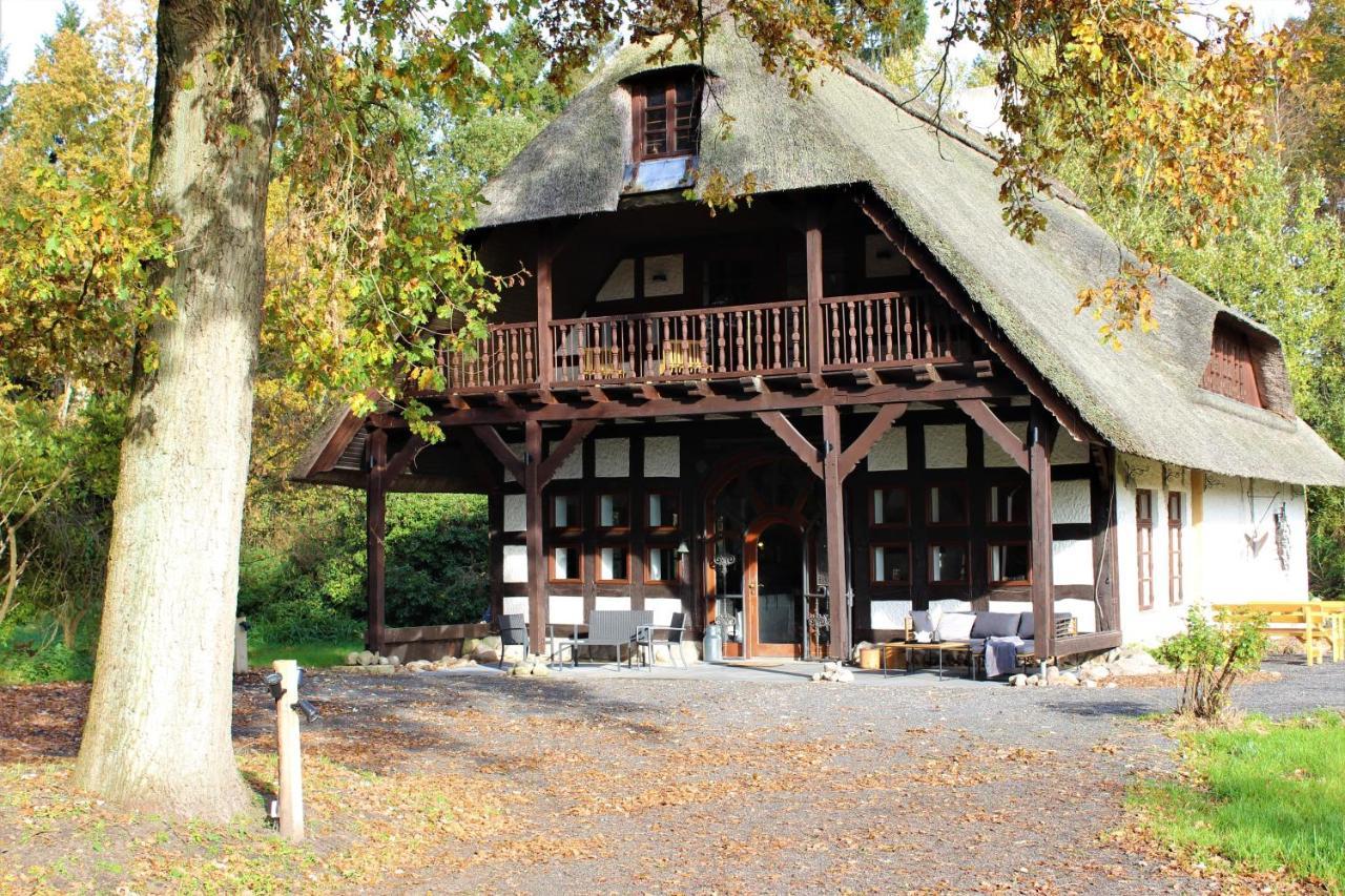 Ruhe Unter Reet-Haus Mit Sauna, Whirlpool Und Kamin Gnarrenburg Extérieur photo