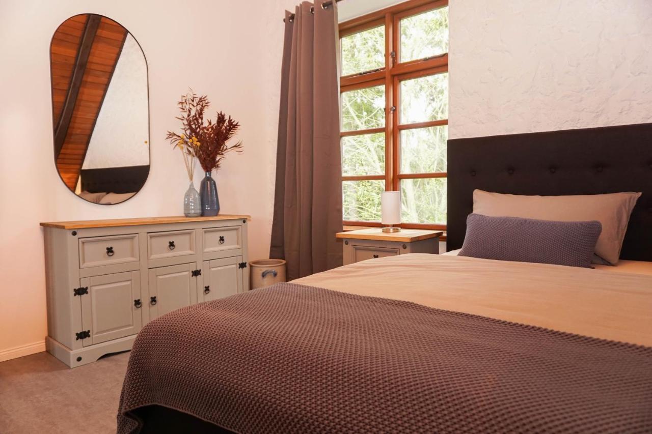 Ruhe Unter Reet-Haus Mit Sauna, Whirlpool Und Kamin Gnarrenburg Extérieur photo