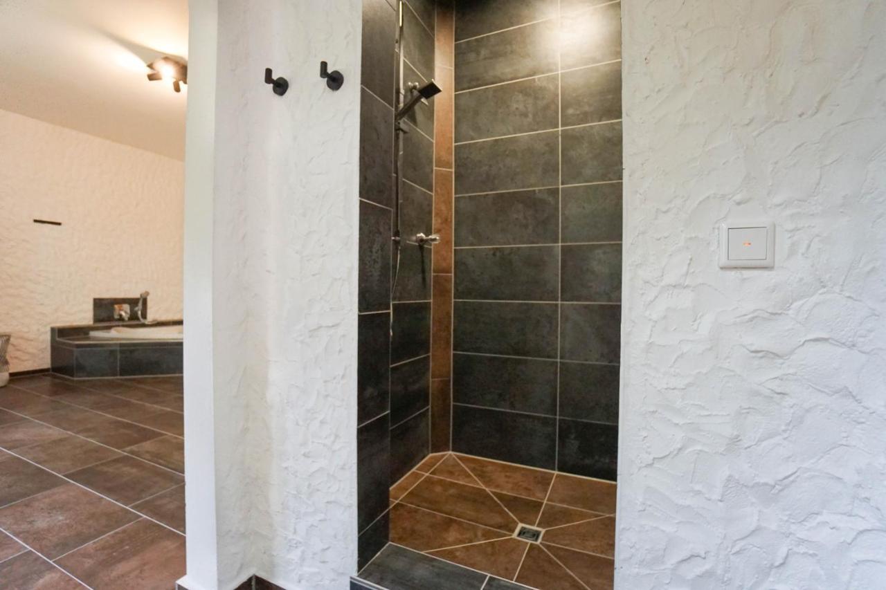 Ruhe Unter Reet-Haus Mit Sauna, Whirlpool Und Kamin Gnarrenburg Extérieur photo