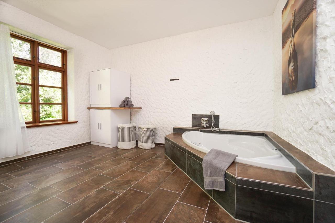 Ruhe Unter Reet-Haus Mit Sauna, Whirlpool Und Kamin Gnarrenburg Extérieur photo