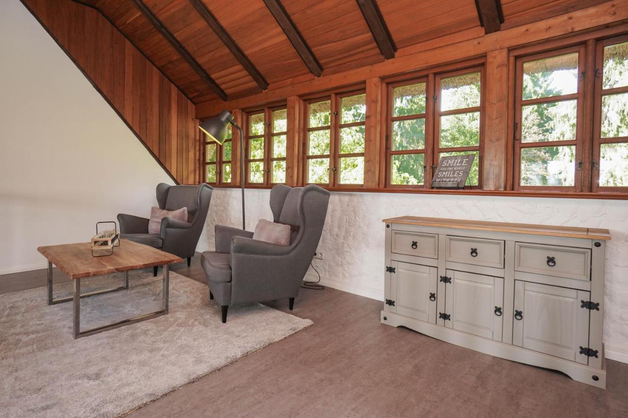 Ruhe Unter Reet-Haus Mit Sauna, Whirlpool Und Kamin Gnarrenburg Extérieur photo
