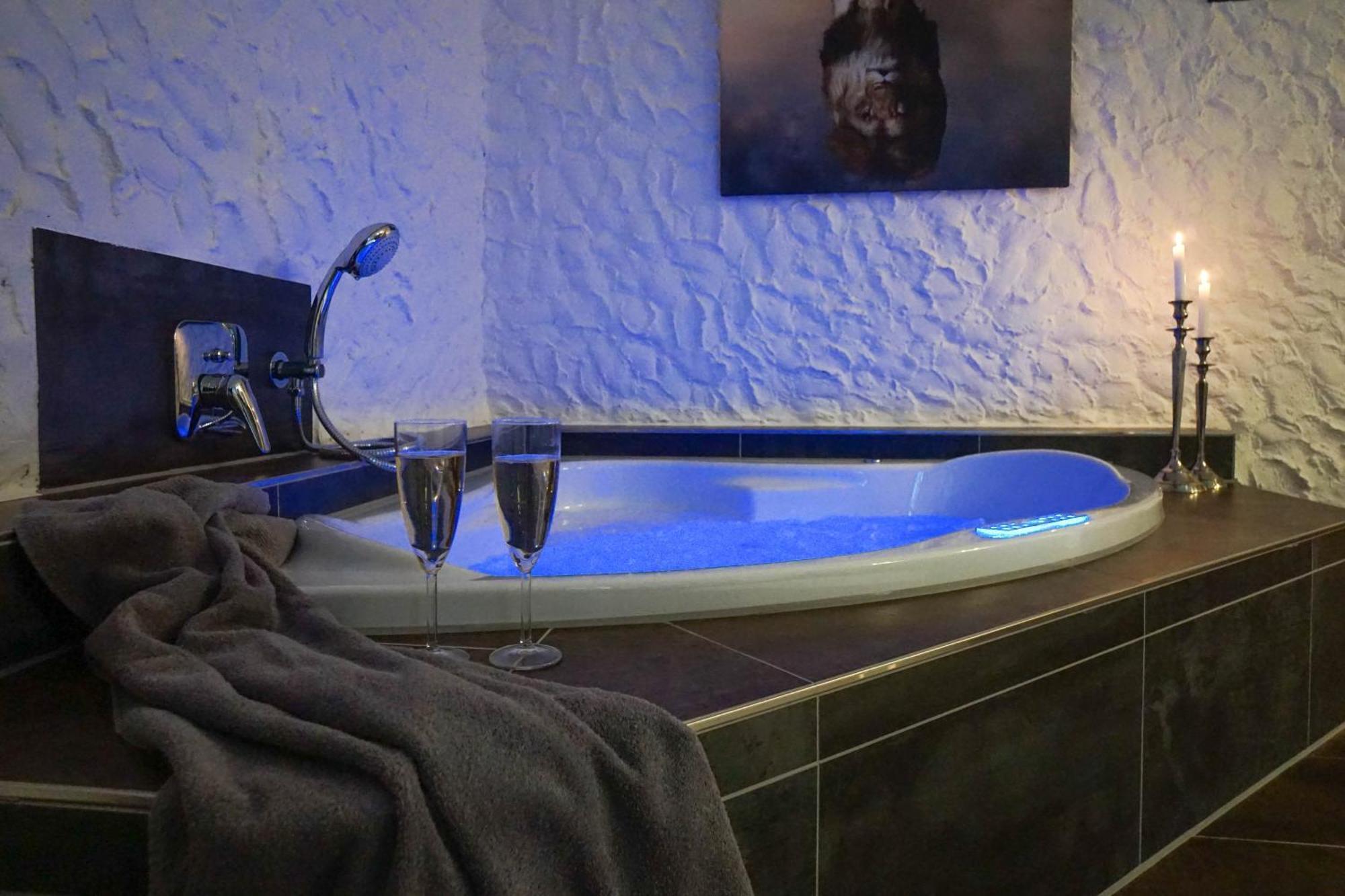 Ruhe Unter Reet-Haus Mit Sauna, Whirlpool Und Kamin Gnarrenburg Extérieur photo